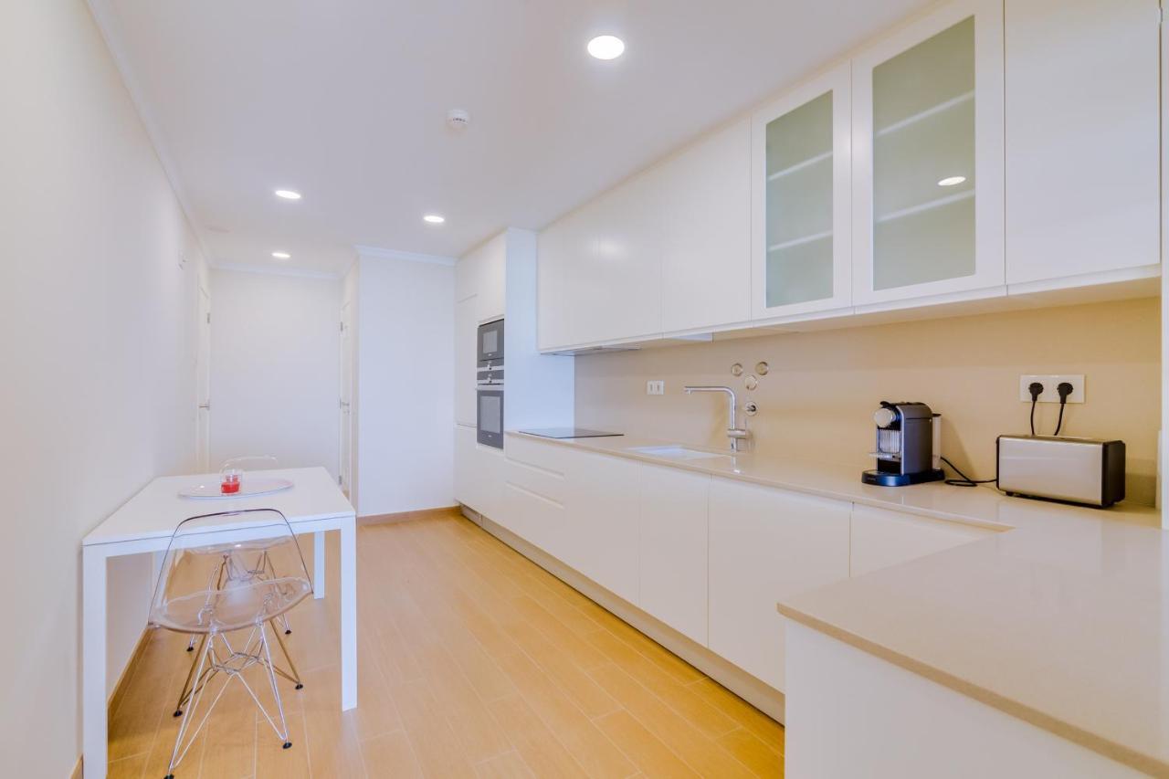 Apartment Brisa Do Mar 2br - Sea Front - Luxury Quarteira